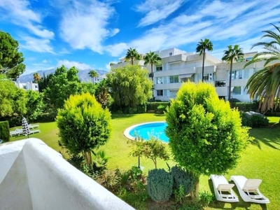 Apartamento en venta en Nueva Andalucia, Marbella, Málaga