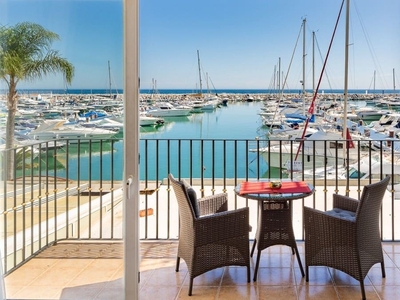 Apartamento en venta en Puerto Banus, Marbella, Málaga