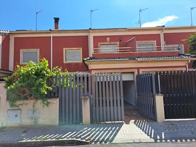 Casa adosada en venta en Ocaña