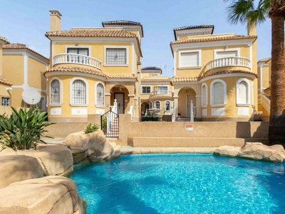 Casa en venta en Filipinas, Alicante