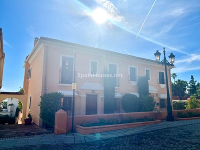 Casa pareada en venta en La Carolina-Guadalpín, Marbella