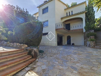 Casa / villa de 574m² con 390m² de jardín en venta en Cunit