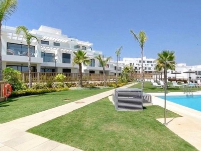 Piso en venta en calle Mar Alboran de 2 habitaciones con terraza y piscina