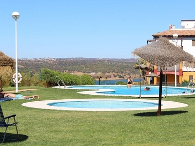 Piso en venta en Costa Esuri de 2 habitaciones con terraza y piscina