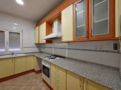 Piso en venta en Príncep de Viana - Clot -Xalets Humbert Torres de 3 habitaciones con balcón y calefacción