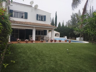 Venta de casa con piscina y terraza en Aznalcázar, Las Minas Golf Aznalcazar