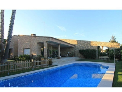 Venta de casa con piscina y terraza en Campo Olivar (Godella)