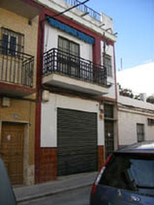 Venta de casa en Torreblanca (Sevilla)