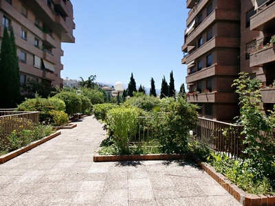 Venta de piso con piscina y terraza en San Ildefonso (Granada), Constitucion