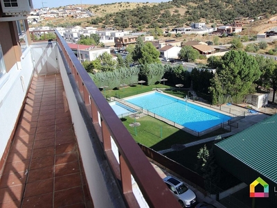 Venta de piso en Olías del Rey de 3 habitaciones con terraza y piscina