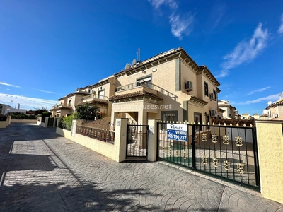 Villa pareada en venta en La Marina, Elche