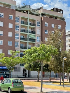 Alquiler de ático en calle Torero Pepín Liria de 2 habitaciones con terraza y garaje