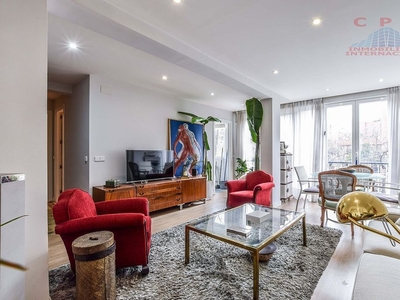 Alquiler de piso en Bernabéu - Hispanoamérica de 2 habitaciones con muebles y balcón