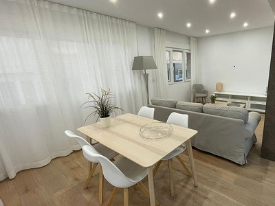 Alquiler de piso en Centro - Murcia de 2 habitaciones con muebles y aire acondicionado