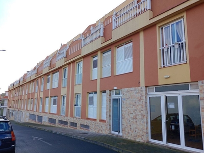 Ático en alquiler en Los Realejos-Icod El Alto de 3 habitaciones con terraza y garaje
