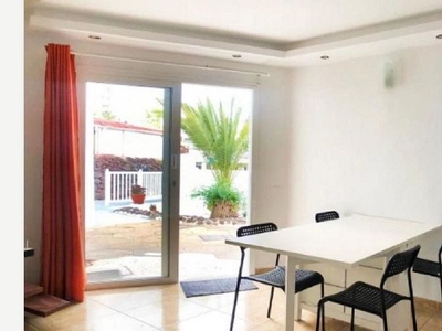 Dúplex en alquiler en avenida Arquitecto Gómez Cuesta de 2 habitaciones con jardín y muebles