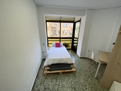 Habitaciones en C/ Visitación, València Capital por 310€ al mes