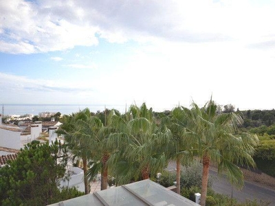 Penthouse flat to rent in Marbella -