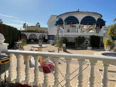 Torrevieja villa en venta