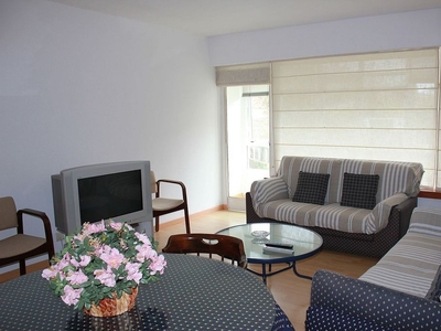 Venta de piso en Concheiros - Fontiñas de 3 habitaciones con terraza y calefacción
