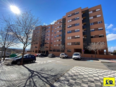 Venta de piso en San Fernando - Carretera de Valencia de 4 habitaciones con garaje y calefacción