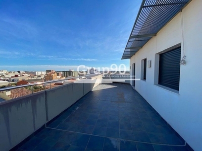 Venta de piso en Torreblanca de 3 habitaciones con terraza y ascensor