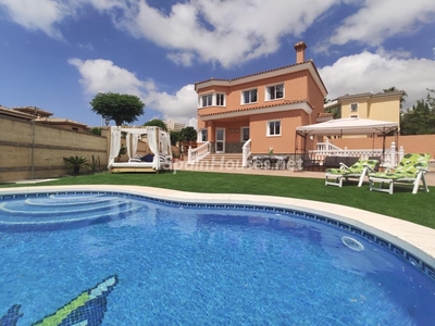 Villa to rent in Cortijo Torrequebrada, Benalmádena -