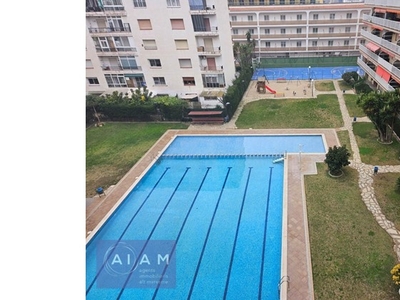Apartamento a un paso de la playa y con piscina comunitaria