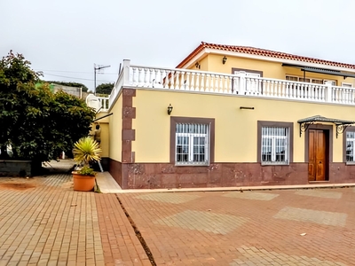 Casa 6 habitaciones de 369 m² en La Esperanza (38290)