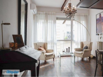 Bonito apartamento estudio con aire acondicionado en alquiler cerca del emblemático Gran Vía en la vibrante Malasaña