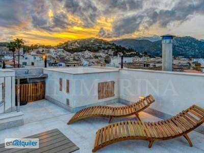 Casa de pueblo con piscina climatizada, garaje, terraza y ascensor en Pollensa