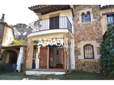 Casa pareada en venta en Carrer Pujada a l'Hotel