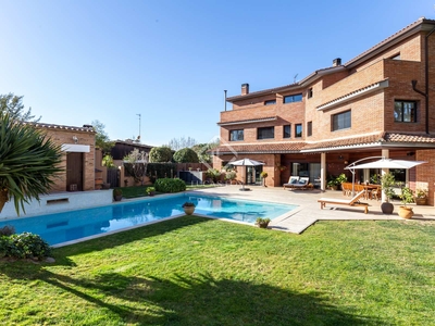 Casa / villa de 734m² con 692m² de jardín en venta en Valldoreix