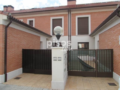 Chalet adosado en venta en Calle Arribes del Duero