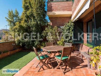 Duplex en Alella rodeado de jardines