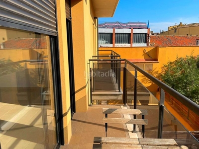 Dúplex luminoso piso con terraza y piscina en Bisbal d´Empordà (La)