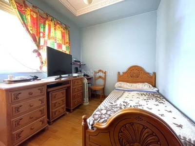 Piso amplio piso con 4 dorm, 2 baños, terraza, ascensor y trastero en zona inmejorable en Alcalá de Henares