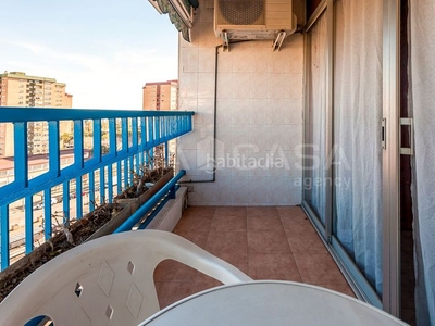 Piso con 4 habitaciones con ascensor y aire acondicionado en Hospitalet de Llobregat (L´)