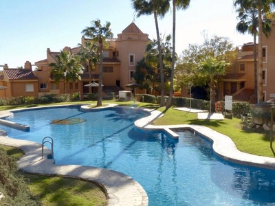 Piso de alquiler en Avenida Benajarafe, Reserva de Marbella