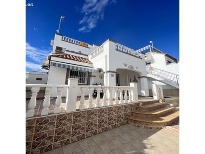 Precioso bungalow en La Florida con piscina privada.