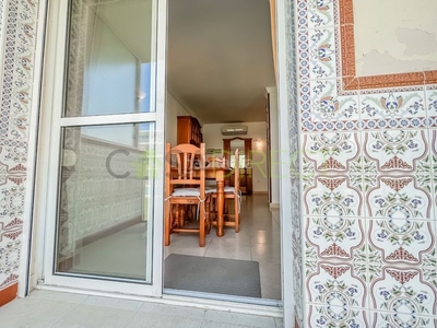 Alquiler apartamento amueblado con piscina, calefacción, aire acondicionado y vistas al mar en Fuengirola