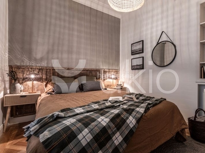 Alquiler apartamento de 3 habitaciones en Recoletos en Madrid