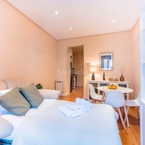 Alquiler apartamento elegante y colonial apartamento en malasaña - wifi en Madrid