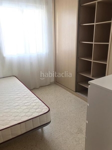 Alquiler apartamento se alquila piso de 3 habitaciones en teatinos exclusivamente para estudiantes el próximo curso (desde septiembre 2023 hasta junio del 2024) ¡disponible para reserva! en Málaga