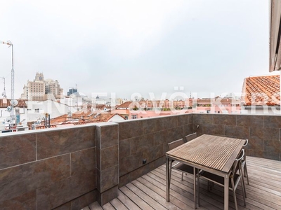 Alquiler ático con terraza amueblado en justicia en alquiler en Madrid