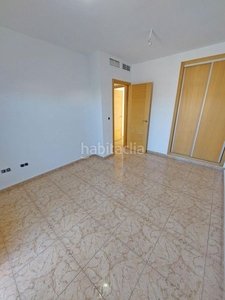 Alquiler casa adosada con 3 habitaciones con parking, calefacción y aire acondicionado en Murcia