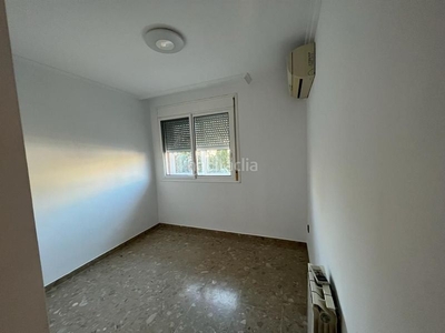 Alquiler casa adosada con 3 habitaciones con parking y calefacción en Reus