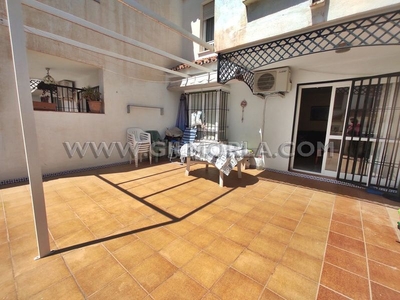 Alquiler casa adosada con 3 habitaciones con parking y piscina en Caleta de Velez