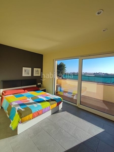 Alquiler casa pareada con 3 habitaciones amueblada con piscina, calefacción, aire acondicionado y vistas al mar en Roda de Barà