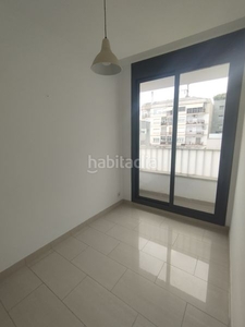 Alquiler dúplex con 3 habitaciones con ascensor, calefacción y aire acondicionado en Sabadell